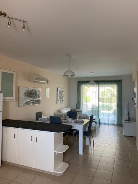 Royal Seacrest Residence Paphos Luaran gambar