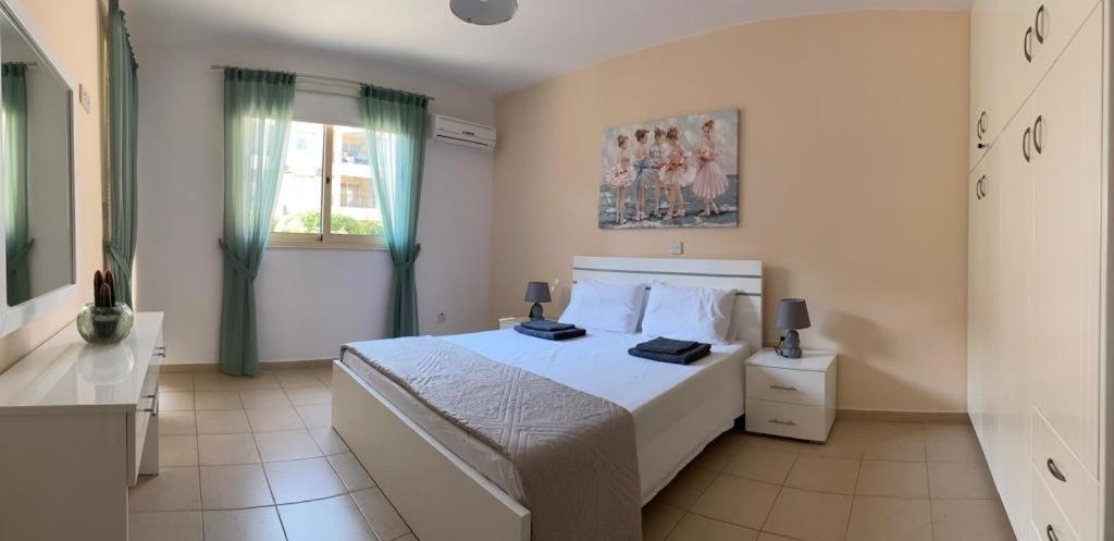 Royal Seacrest Residence Paphos Luaran gambar