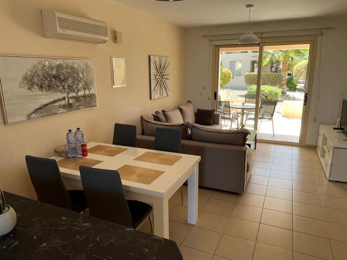 Royal Seacrest Residence Paphos Luaran gambar