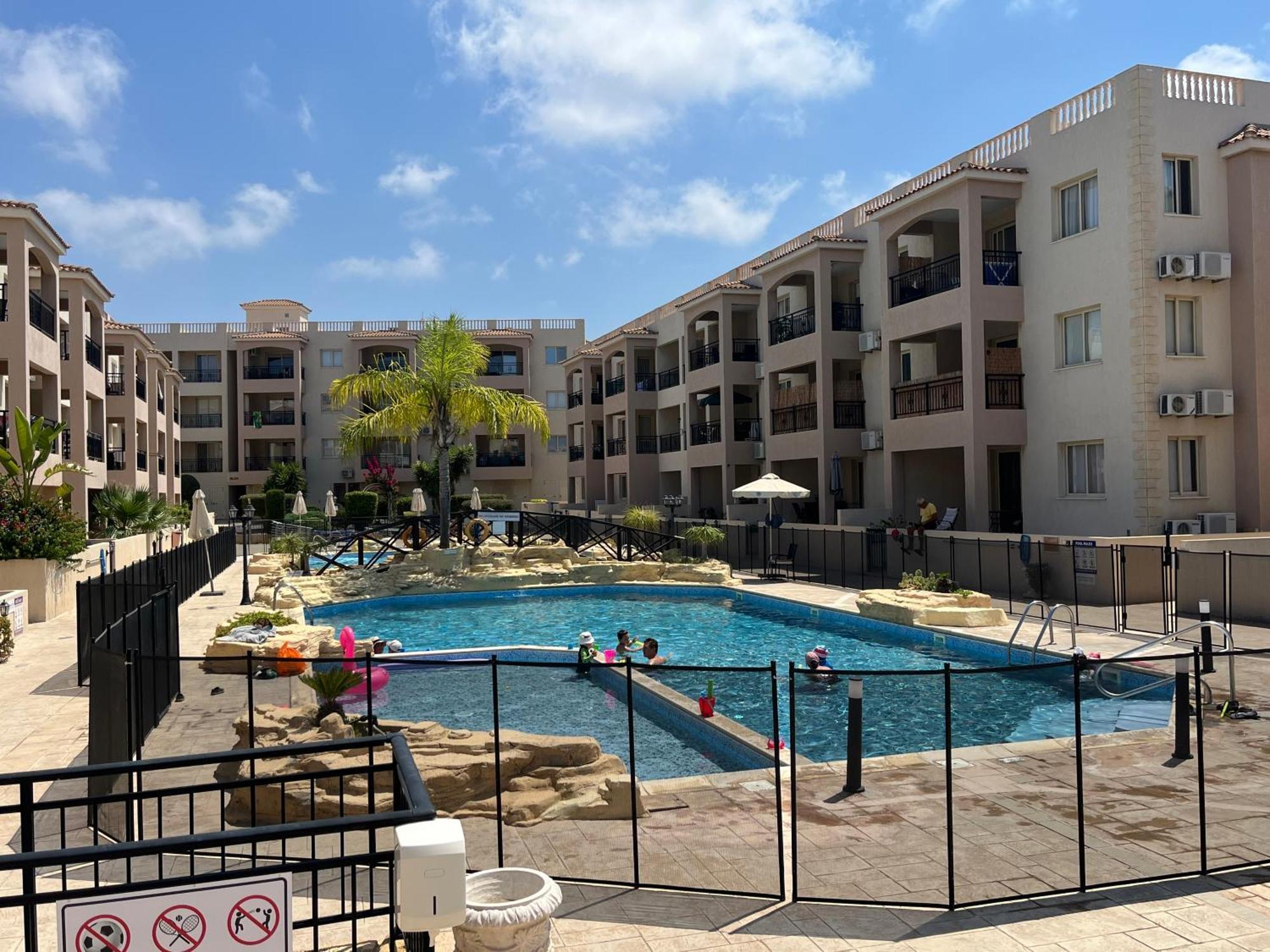 Royal Seacrest Residence Paphos Luaran gambar